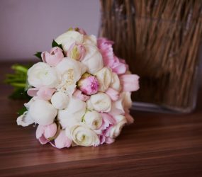 Svadobná kytica pivonky a ruže